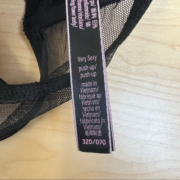 Victoria’s Secret Bra - Picture 6 of 6